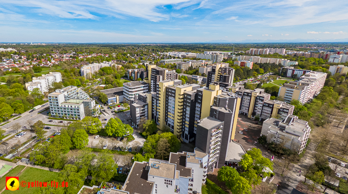 04.05.2023 - Luftbilder vom Marx-Zentrum uns seiner Umgebung in Neuperlach